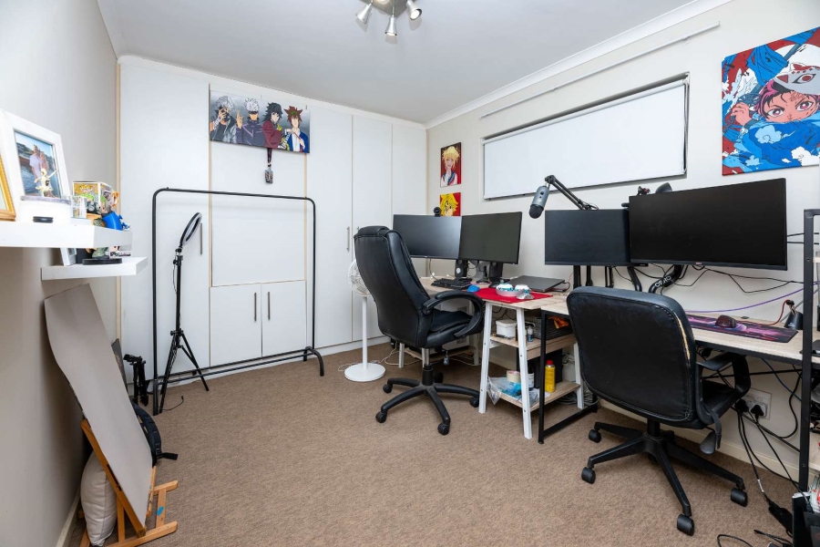 2 Bedroom Property for Sale in Sea Point Western Cape